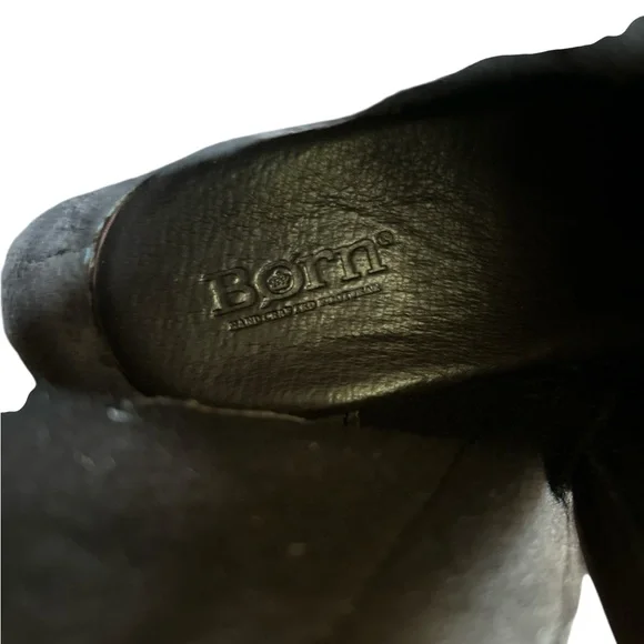 Born Women’s Brown Distressed Suede Leather Bootie. Zip up.
Size 7.5 - Picture 6 of 8